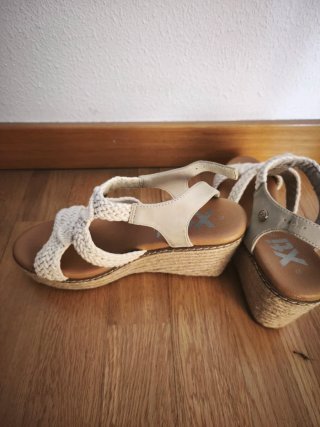 Xti Sandalias Cuña Beige y Marrón