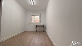 Piso en venta en Fondo en Santa Coloma de Gramanet