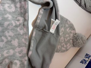 Gorro y bufanda niña estampado
