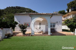 Chalet en venta en Vallirana