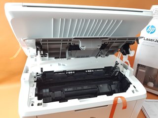 Impresora HP LaserJet M140w Multifunción