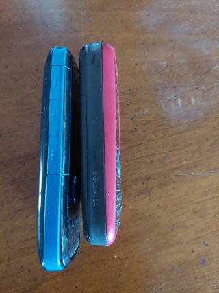 Coppia Telefoni Nokia Rosa e Blu