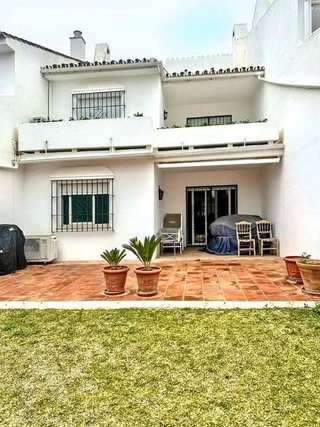 Piso en venta en Nueva Andalucía centro en Marbella