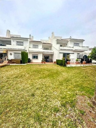 Piso en venta en Nueva Andalucía centro en Marbella