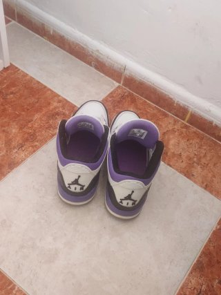 Zapatillas Jordan 3 Retro Morado Blanco