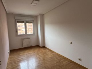 Piso en venta en Portillejo - Valdegastea en Logroño