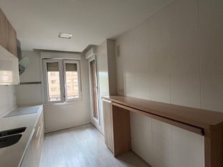 Piso en venta en Portillejo - Valdegastea en Logroño