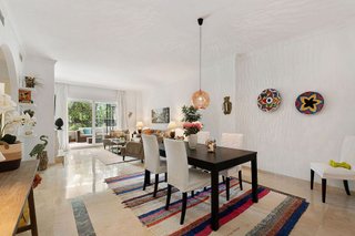 Piso en venta en Los Naranjos - Las Brisas en Marbella