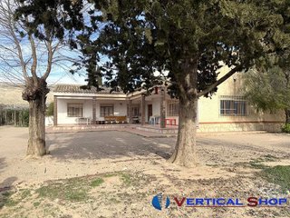 Chalet en venta en Caudete