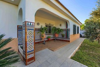 Chalet en venta en Palomares del Río