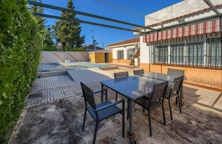 Chalet en venta en Palomares del Río