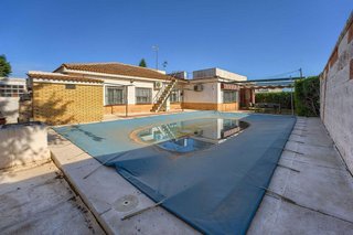 Chalet en venta en Palomares del Río