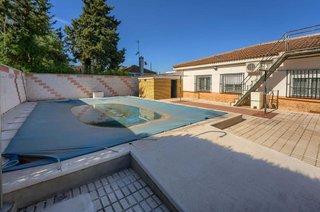 Chalet en venta en Palomares del Río
