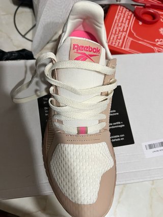 Zapatillas Reebok Beige y Rosa