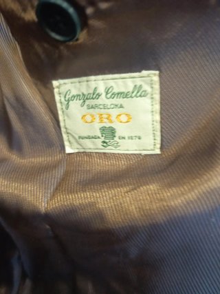 Traje de hombre azul marino de Caramelo.