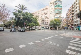 Piso en venta en Benalúa en Alicante