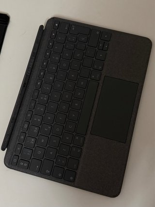 Logitech Combo Touch iPad 7/8/9 Gen