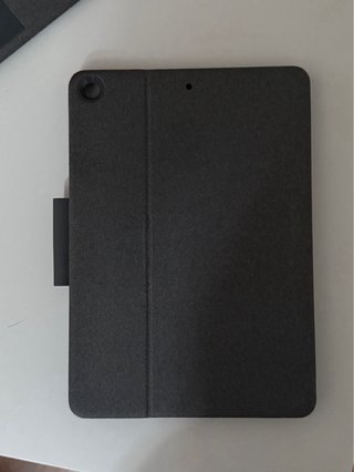 Logitech Combo Touch iPad 7/8/9 Gen