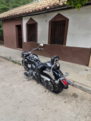 Yamaha XVS 1300 - Moto Cruiser Negra