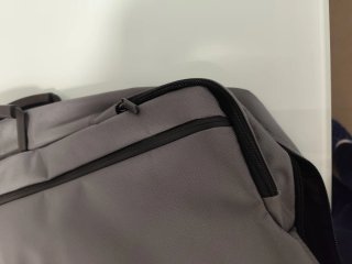 Maleta de viaje gris