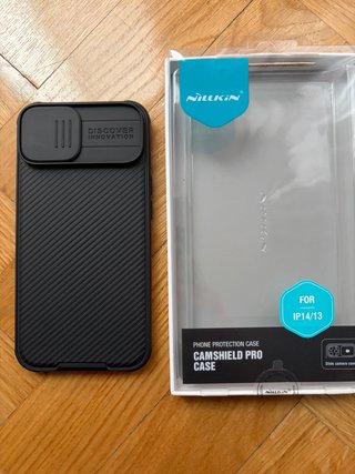 Lote 4 Fundas iPhone 13 (Apple, Nillkin, Spigen)