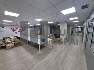 Local comercial en alquiler en La Dreta de l'Eixample en Barcelona