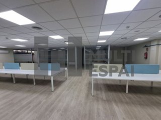 Local comercial en alquiler en La Dreta de l'Eixample en Barcelona