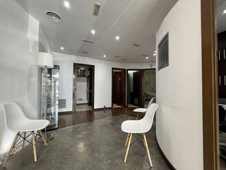 Local comercial en alquiler en Bellvitge en Hospitalet de Llobregat, L´
