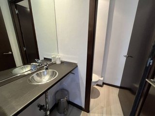 Local comercial en alquiler en Bellvitge en Hospitalet de Llobregat, L´