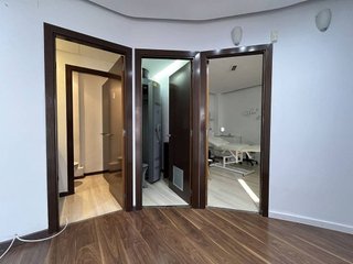 Local comercial en alquiler en Bellvitge en Hospitalet de Llobregat, L´