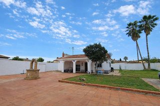 Chalet en venta en Pinar de los Franceses - Marquesado en Chiclana de la Frontera