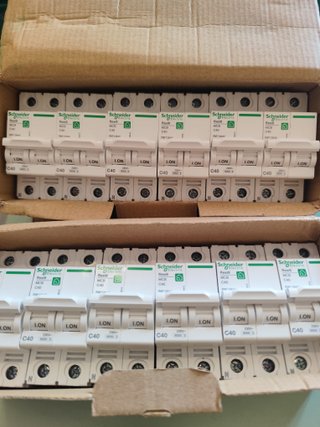 12x Automático 2p 40A Schneider Magnetotermico
