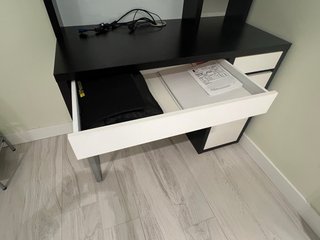Escritorio IKEA MIKI Negro y Blanco