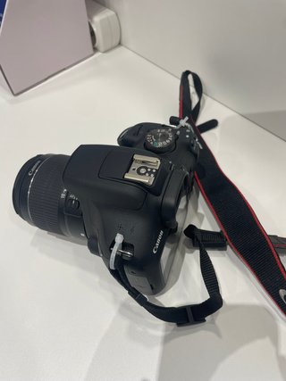 Canon EOS 2000D EF-S 18-55 III Kit