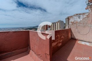 Chalet en venta en El Carmel en Barcelona