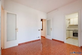 Piso en venta en La Font de la Guatlla en Barcelona