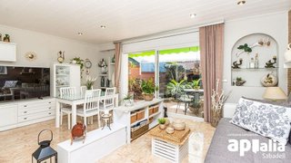 Casa adosada en venta en Les Arenes - La Grípia  Can Montllor en Terrassa