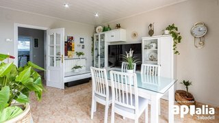 Casa adosada en venta en Les Arenes - La Grípia  Can Montllor en Terrassa