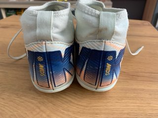 Botas futbol niño talla 35,5