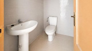 Local comercial en venta en Las Bayas en Elche