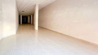 Local comercial en venta en Las Bayas en Elche