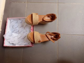 Sandalias esparto,38 sin estrenar.