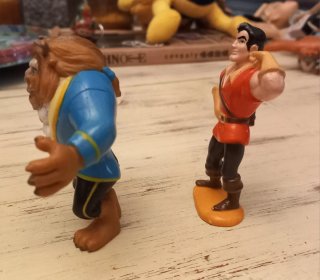 Figuras Disney La Bella y la Bestia Gastón 90s
