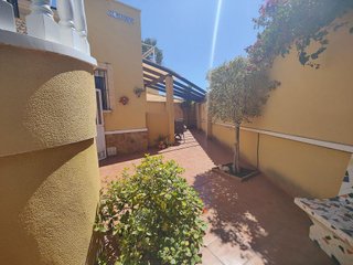 Casa adosada en venta en La Siesta - El Salado - Torreta en Torrevieja