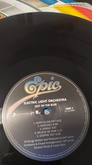 ELECTRIC LIGHT ORCHESTRA - OUT OF THE BLUE