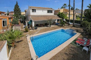 Chalet en venta en Entrepinos en Eliana (l´)