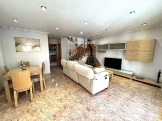 Casa adosada en venta en Catral