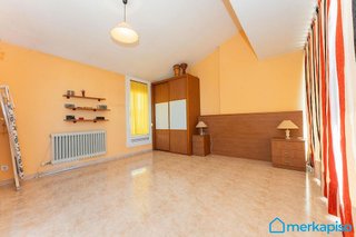 Casa adosada en venta en La Roureda en Viladecans
