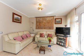 Casa adosada en venta en La Roureda en Viladecans