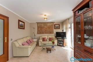 Casa adosada en venta en La Roureda en Viladecans